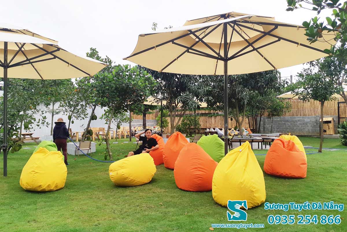 Quán cà phê sân vườn rất thích hợp đầu tư ghế lười.