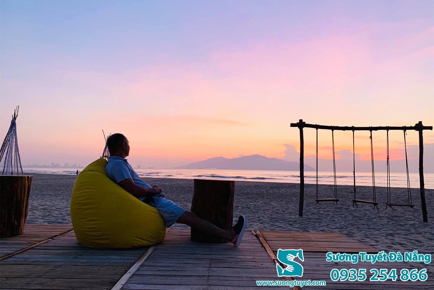 Một mình chill giữa góc trời biển cả.