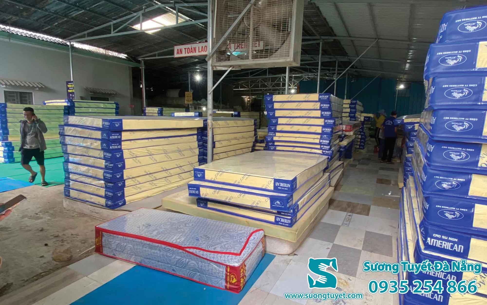 Kho nệm cao su non Dana Pacific xuất xưởng hàng nghìn tấm mỗi tháng.