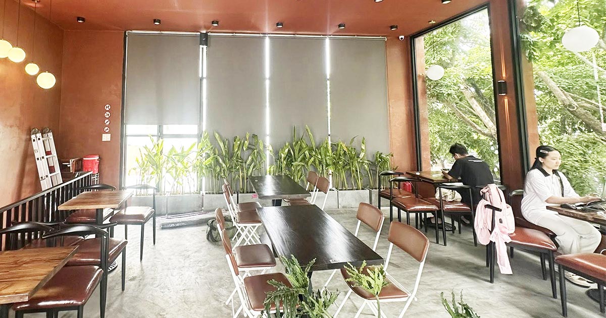 Lắp Rèm Cuốn Quán Cà Phê, Trà Sữa Bông Đà Nẵng – Không Gian Đẹp, Chi Phí Rẻ